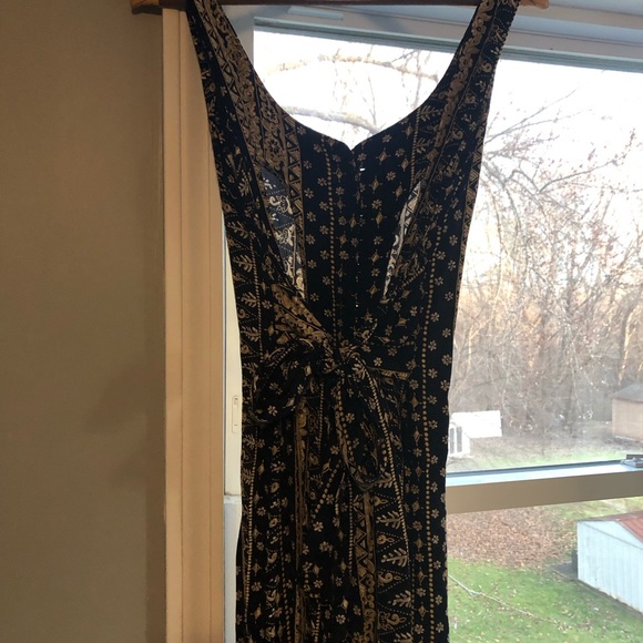 Beautiful, formal, Pleated pantsuit!  Open back with straps to tie in back. - Picture 6 of 8